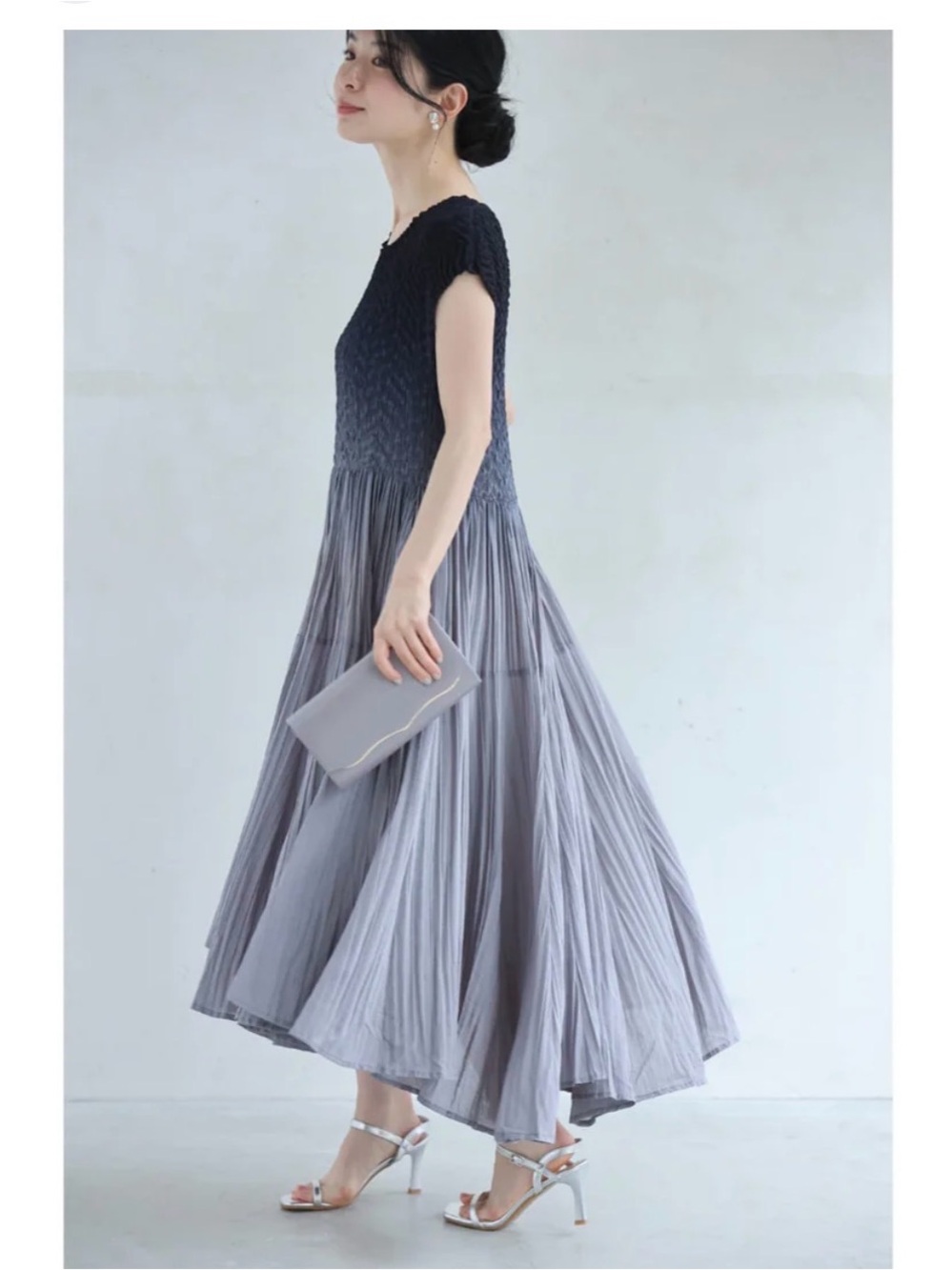 Elegant Sleeveless Ombre Midi Dress - Black to Gray